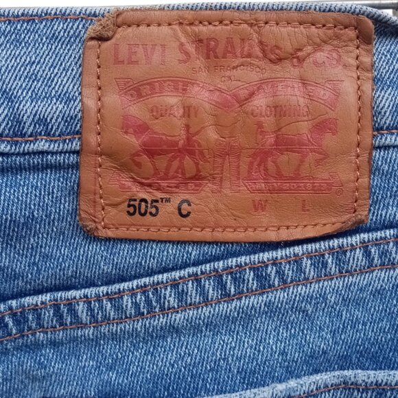 Levi Strauss & Co 505C patched distressed Jeans sz 26 x 32 - Picture 3 of 14